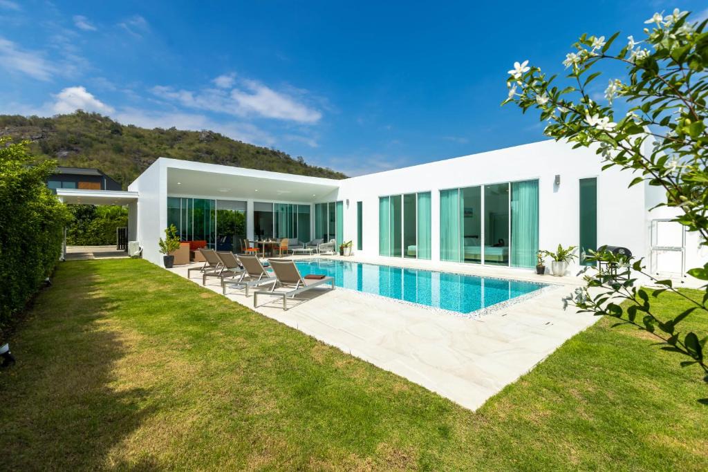 Khao Tao Villa | Modern 4 Bedroom Private Pool Villa KH-A2