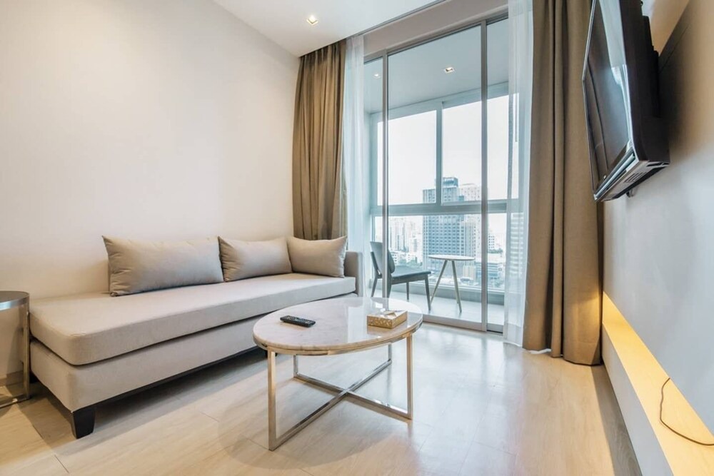 Sukhumvit Apartment | Modern Family Suite near BTS Thonglor 家庭现代风格房近通罗站 U7