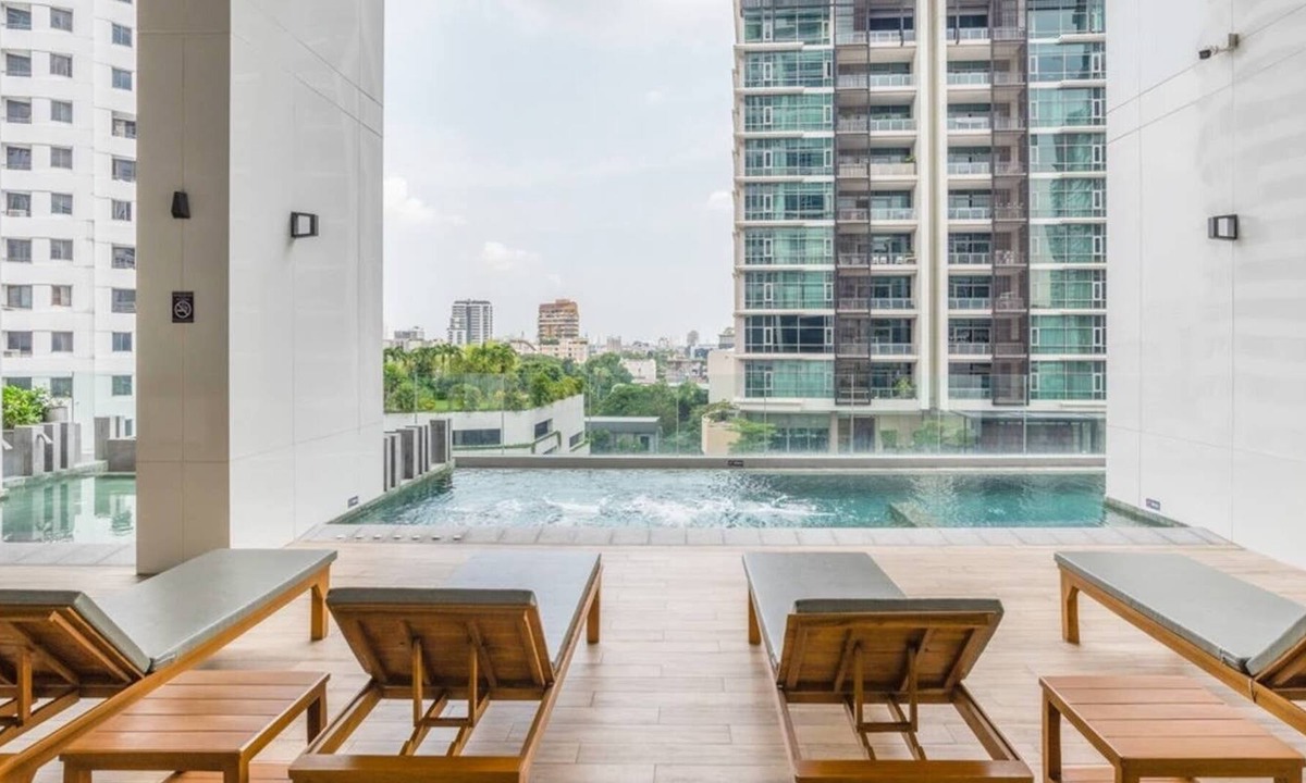 Sukhumvit Apartment | Modern Family Suite near BTS Thonglor 家庭现代风格房近通罗站 U5