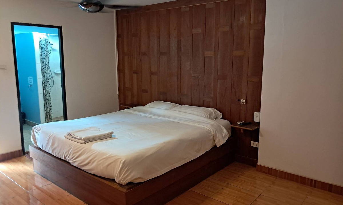 Central Pattaya House | Namtip Bar & Guesthouse