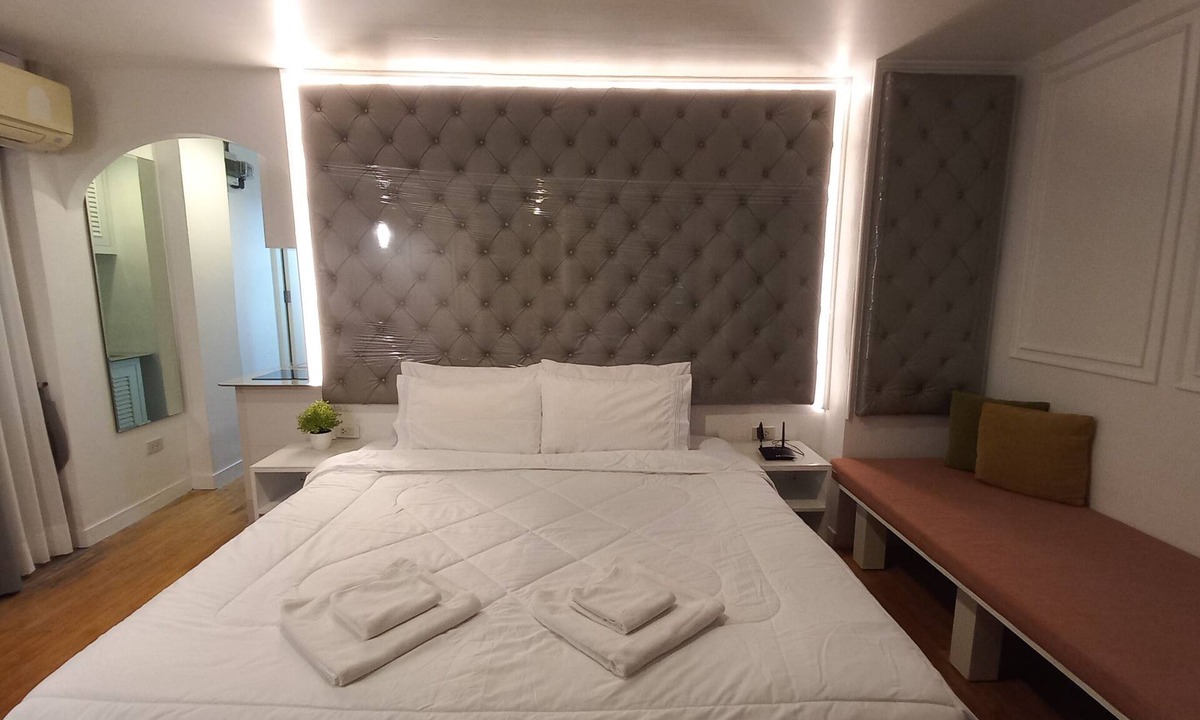 Silom Apartment | NEW! Beautiful room with balcony, near BTS&MRT Silom Relax w large swimming pool