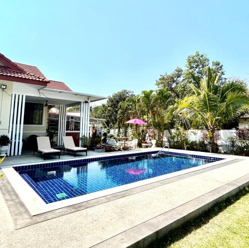 Mae Jo House | Nongnuchs Homestay Interior Queen Room