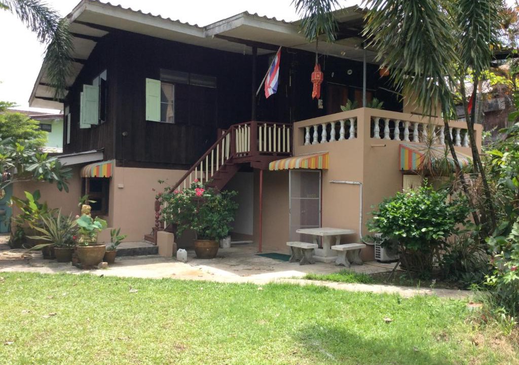 Bang Phra House | Orchid Guest House