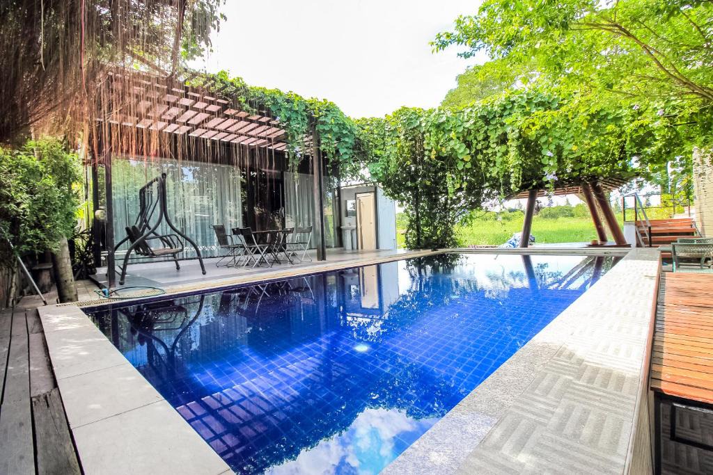 The Resort Romklao | Khlong Sam Prawet