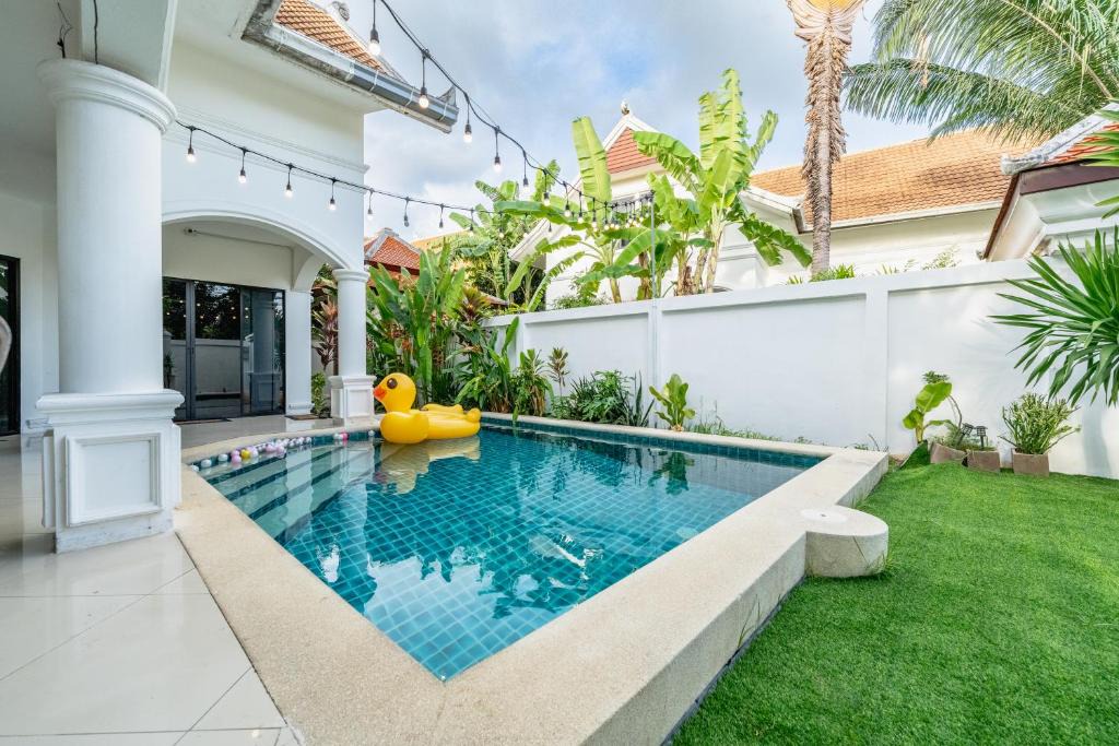 Na Chom Thian Villa | Peacock Beachside