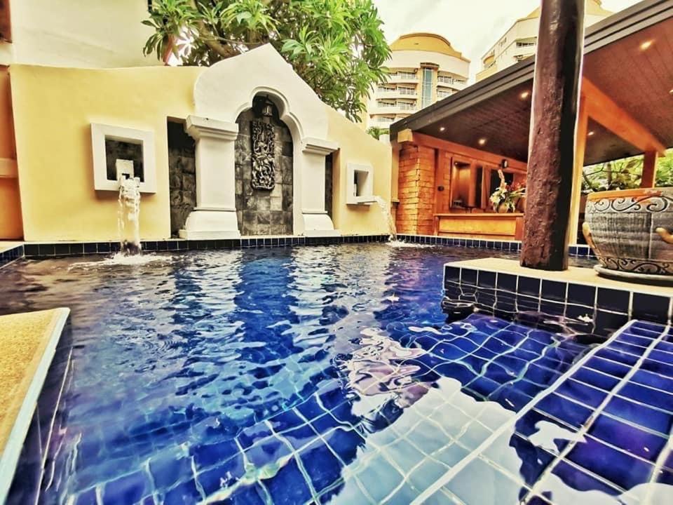 South Pattaya Villa | Peacock Party Pool Villa