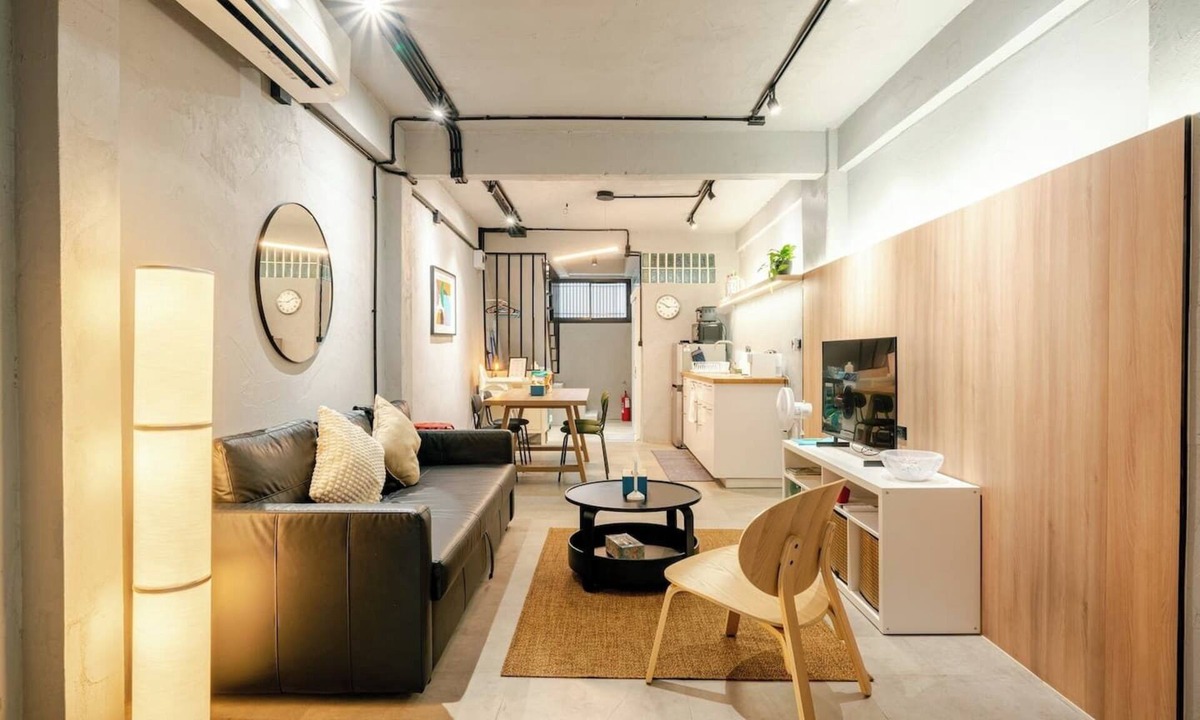 Yan Nawa House | Rare Designer Townhouse Perfect for Groups | 8 mins to BTSn