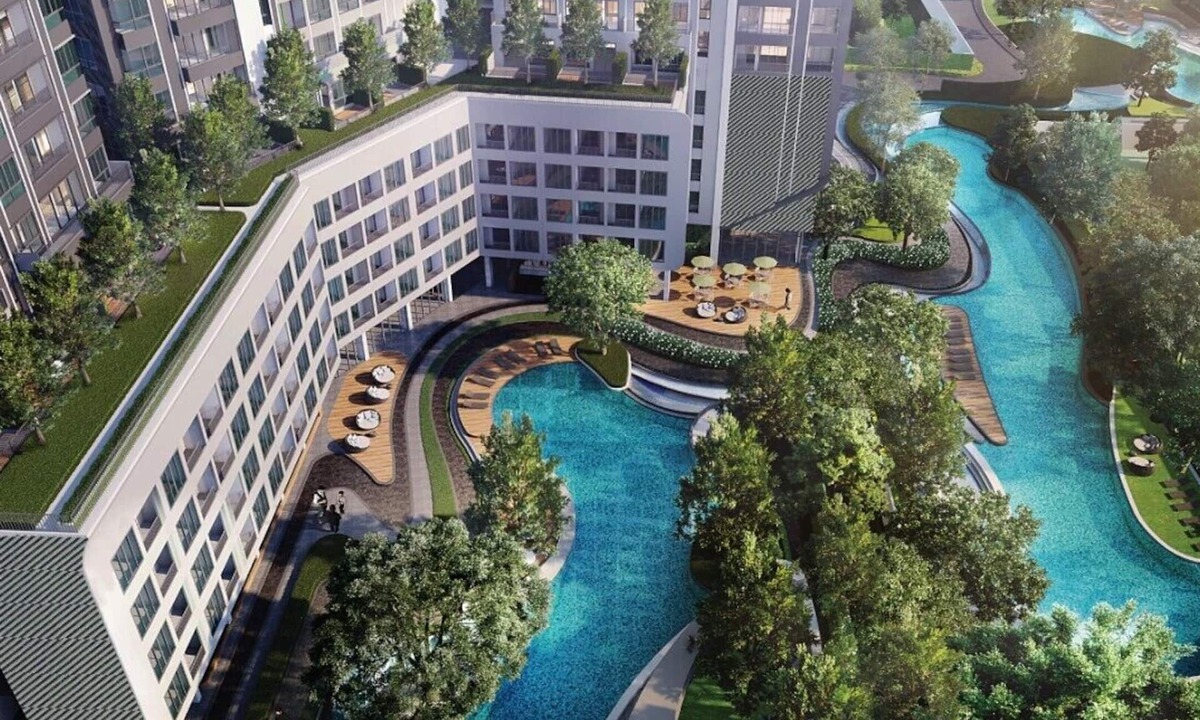 Bang Na Condo | Resort style condo, high floor studio, pool view