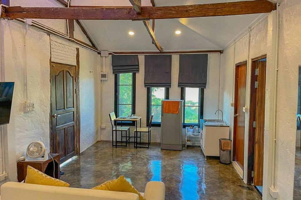 Mae Kon House | Rim Nam 338, 1BR near Singh Park White Temple