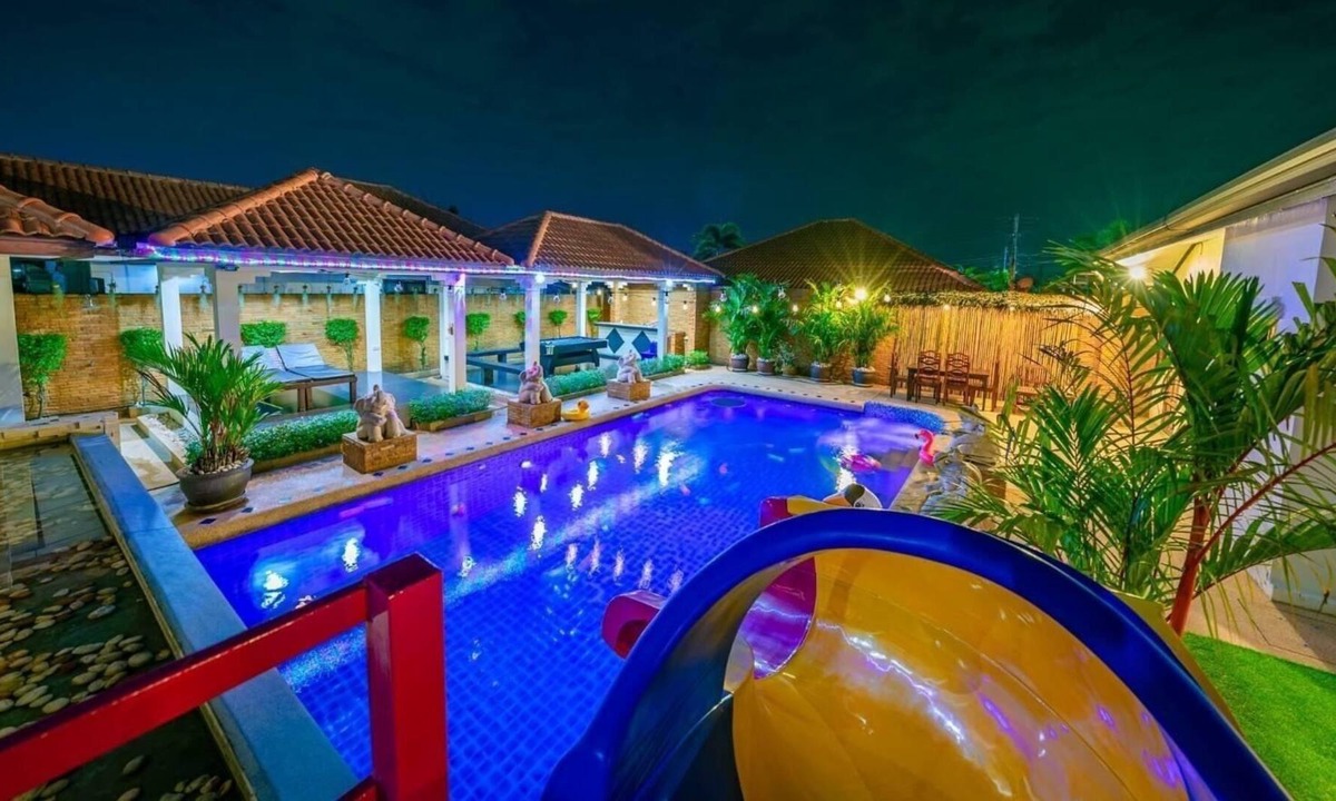 Bang Sare Villa | Romantic pool villa just 5 mins from the beach