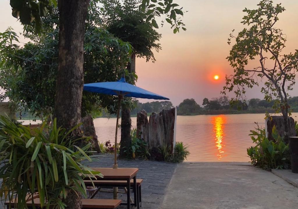 Nong Pling House | Ruen Thai Ban Rim Nam