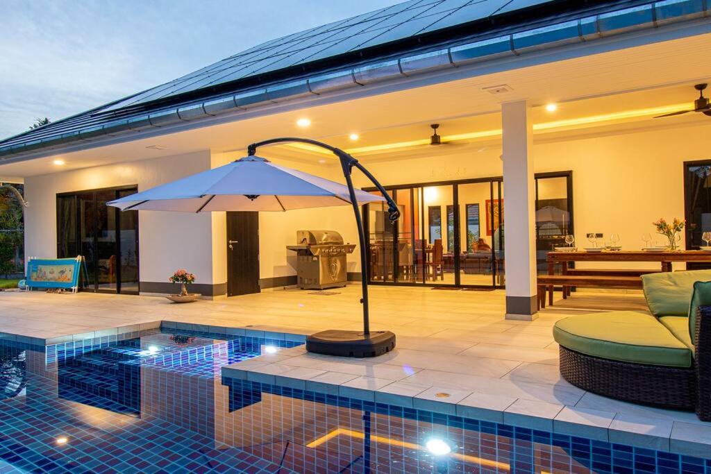 Krabi Villa | RUSARDI Poolvilla Ao Nang - new Villa 4 Bedrooms 4 Bathrooms, 10m Pool