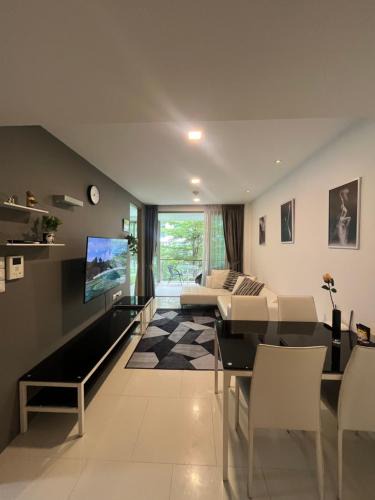 North Pattaya Apartment | Sanctuary Wangomat 2 BR 2 BA