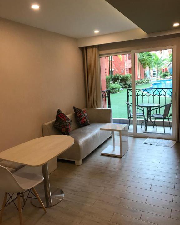 Na Kluea Apartment | Seven Seas Resort by Pool Access