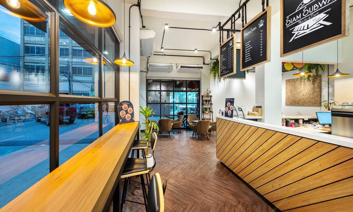 Bangkok Old Town Hostel | Siam Subway Hostel and Café
