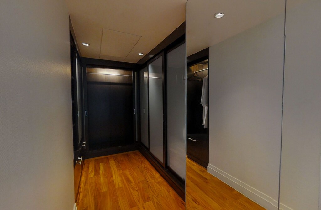 Embassy District Apartment | Siri Sathorn Apartment - 1904