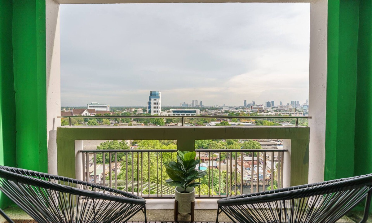 Khlong Toei Apartment | SKYVIEW@MRT/7-Eleven/Gym/POOL/Hi-SWifi/DailyClean/ETK