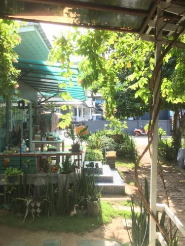 Koh Lan House | SlowLife Kohlarn