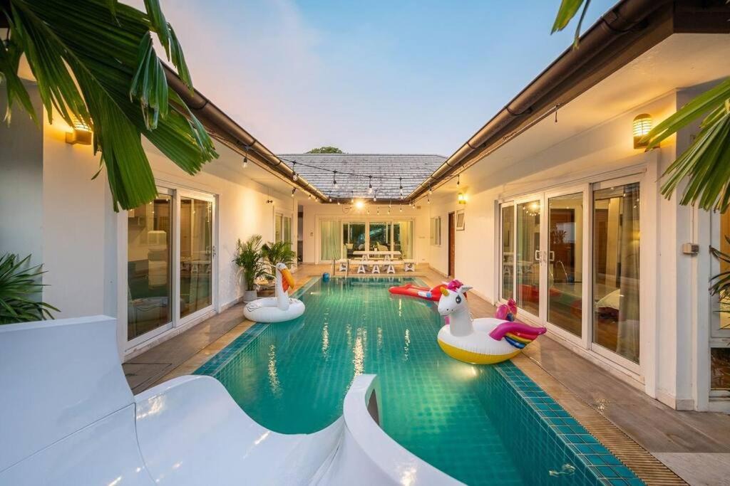 Bang Lamung Villa | Sorrento Pool Villa Bang Lamung Pattaya