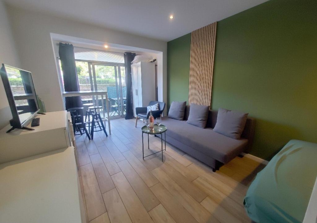Saint-Mandrier-sur-Mer Apartment | Studio climatisé à Pin Rolland - plages et nature