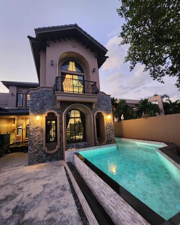 Saen Suk Villa | T1-Tuscany Private Pool Villa-บางแสน