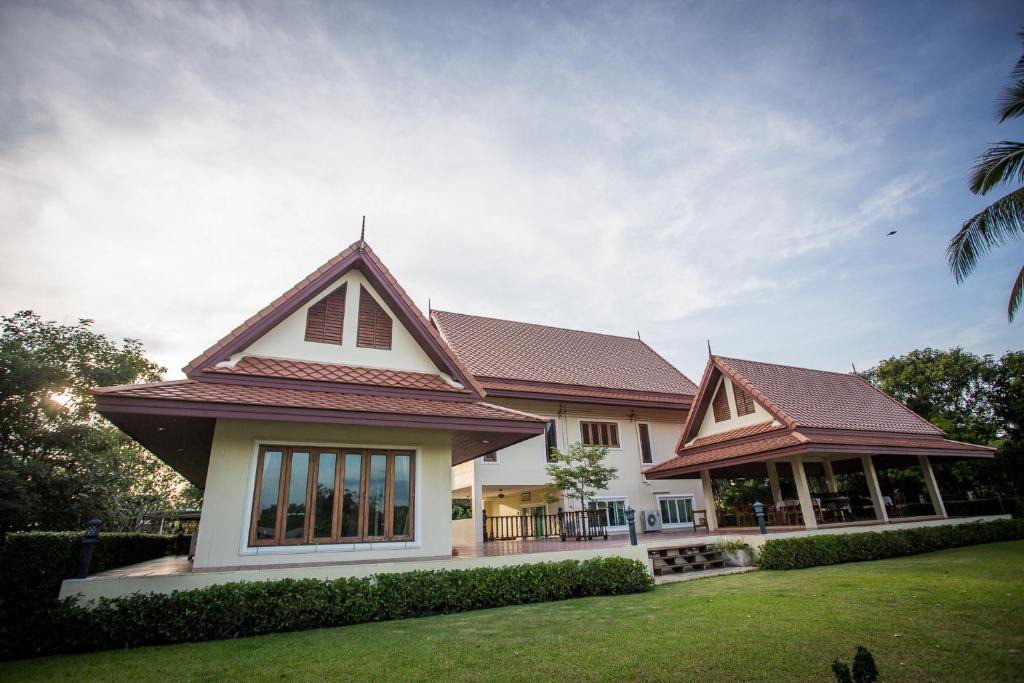 Doem Bang Nang Buat Resort | Thararin Villa