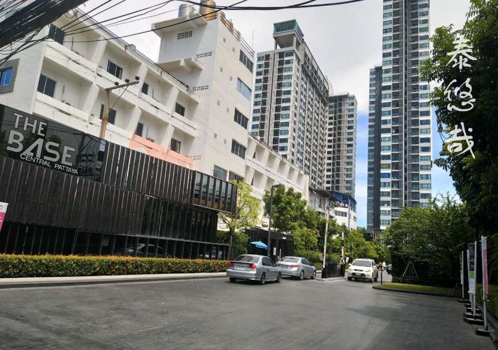 Pattaya Bay Apartment | The Base Central Pattaya Thai