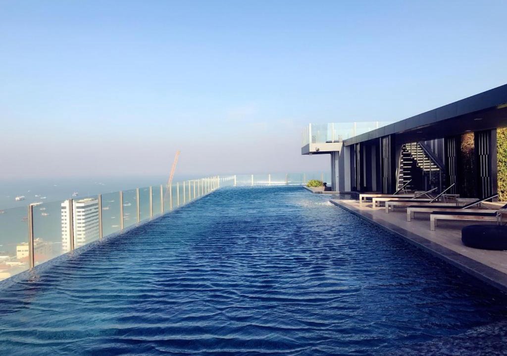 Pattaya Bay Apartment | THE BASE Seaview Holiday Inn