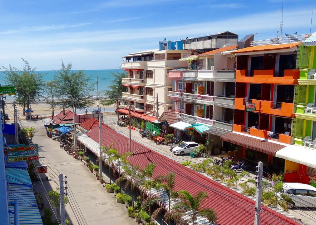 Cha-am Hotel | The Beach Cha am Guest House