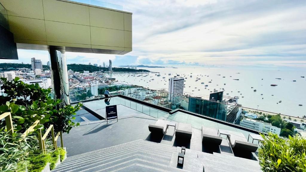 Pattaya Bay Apartment | The Edge Central 582 by Numam