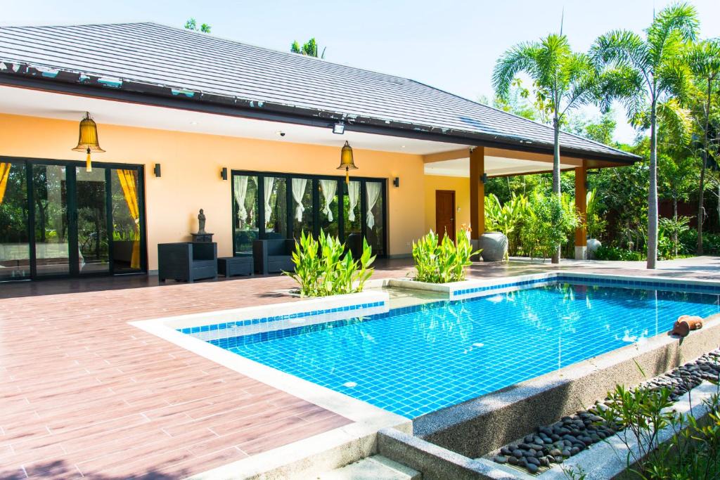Cha-am Villa | The Eight Green Pool Villa - Huahin