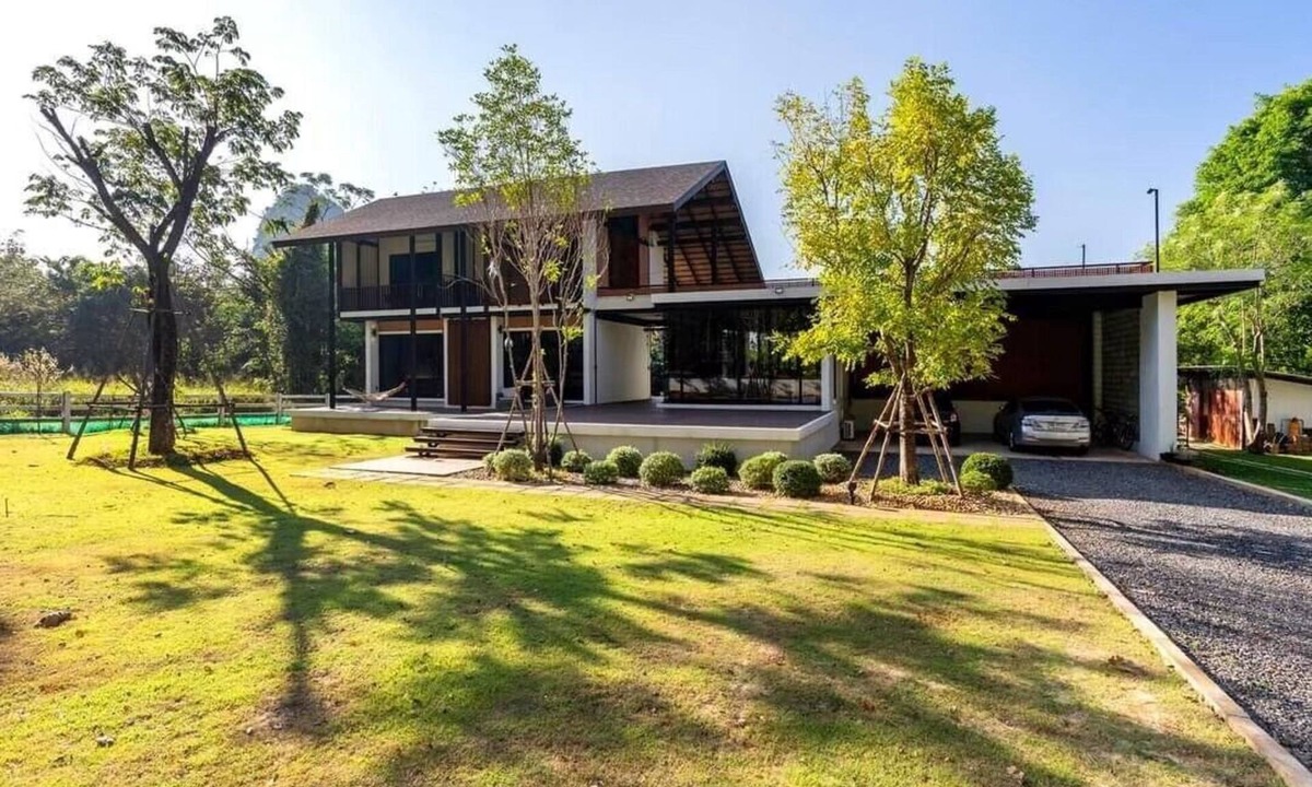 Phaya Yen House | The green canopy estate