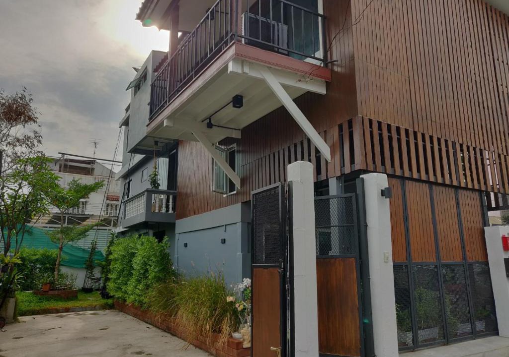 Wat Kanlaya House | THE HOG