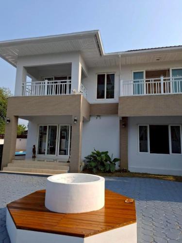 Nong Phueng Villa | The Lanna Lagoon เดอะลานนา ลากูน