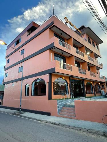 Kaeng Krachan Hotel | The Morocco