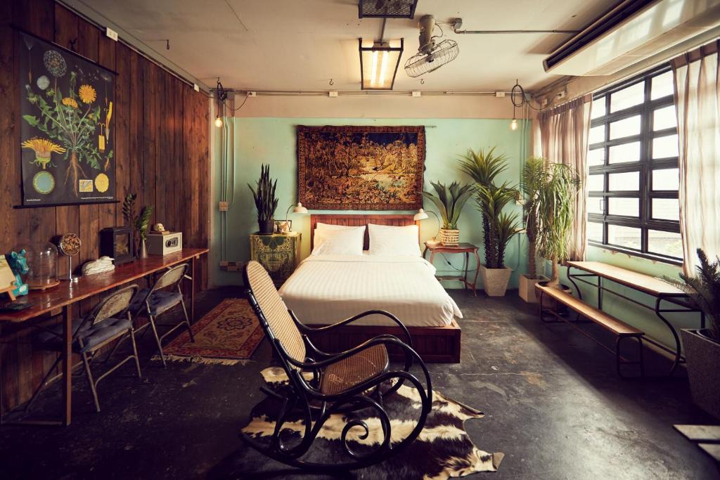 Sukhumvit Bed & Breakfast | The Mustang Nero Hotel