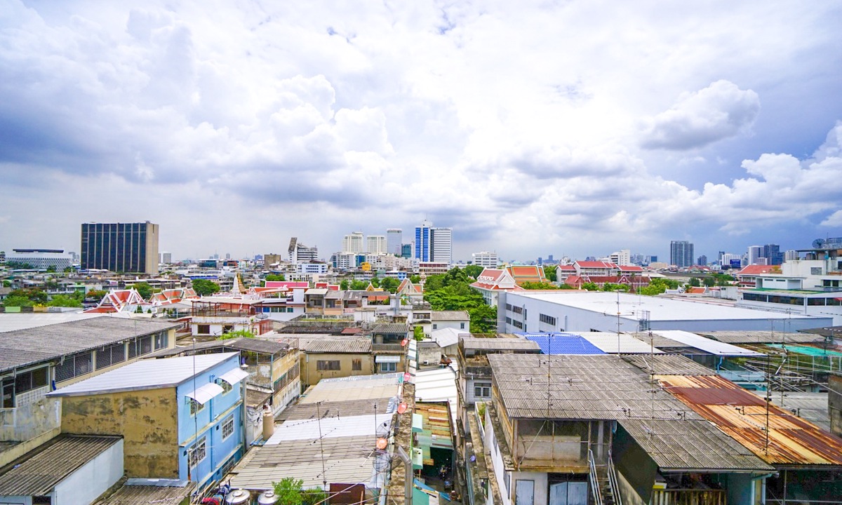 Pom Prap Hotel | The Rooftop Residence