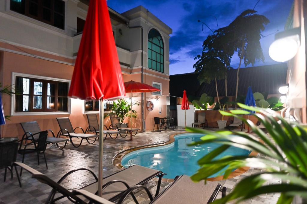 Nanai Road Hotel | The Villa Residences Resort