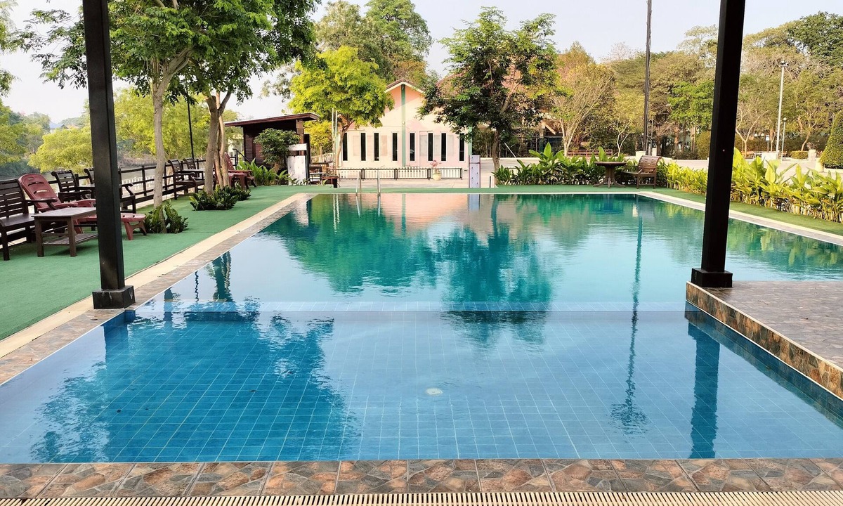 Nakhon Luang Hotel | Toh Buk Seng Riverside