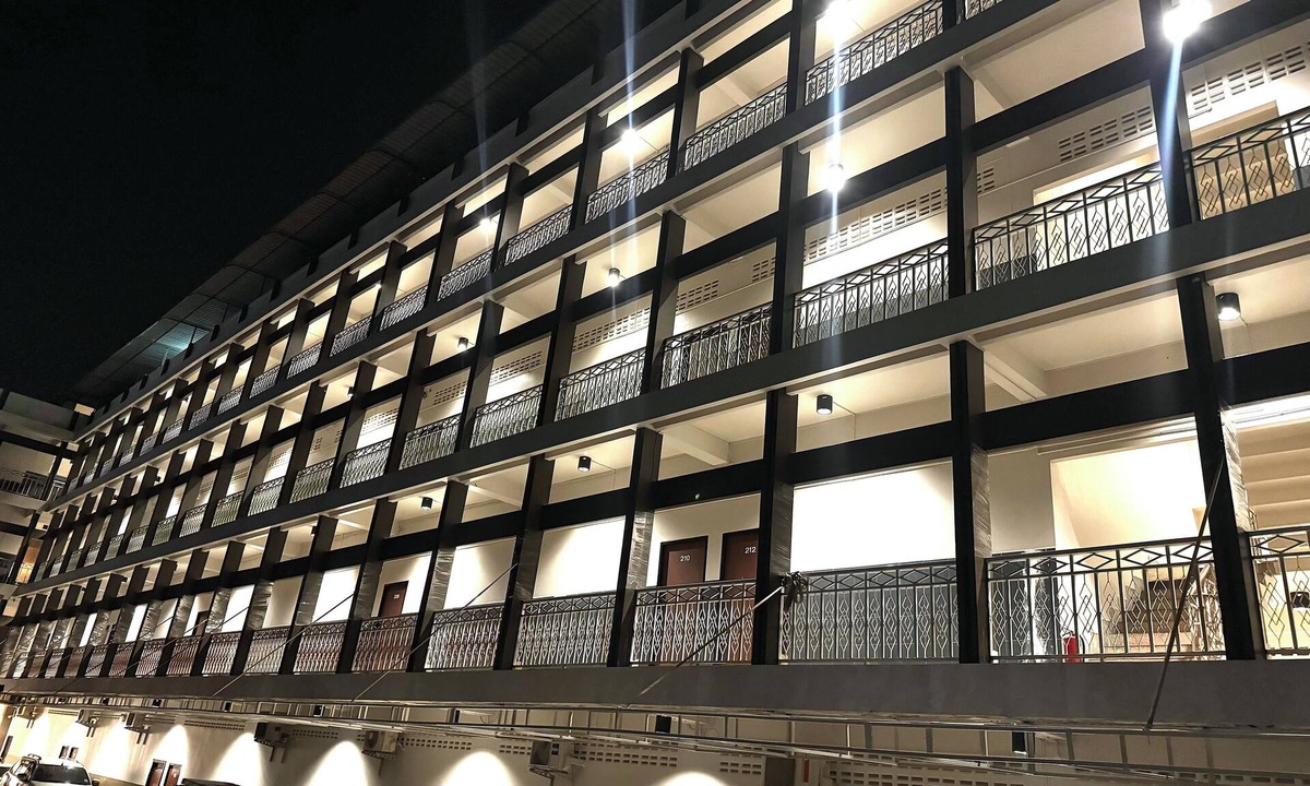 Nai Mueang Hotel | Tokyo Hotel Korat