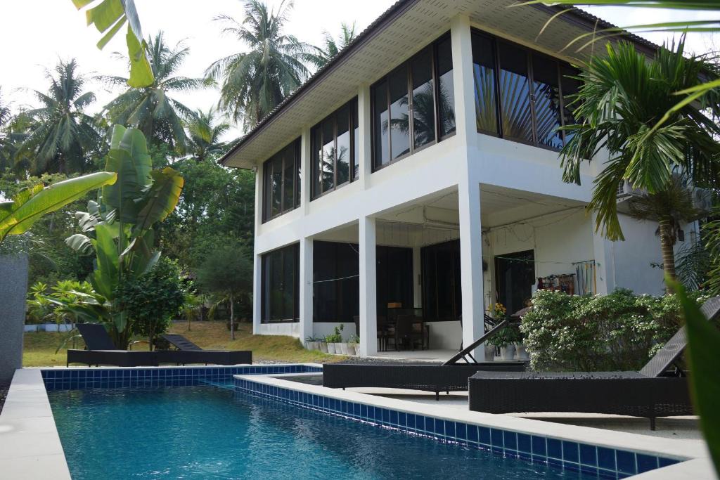 Wok Tum Apartment | Twin Villas Apartment with Swimming Pool for 2 houses