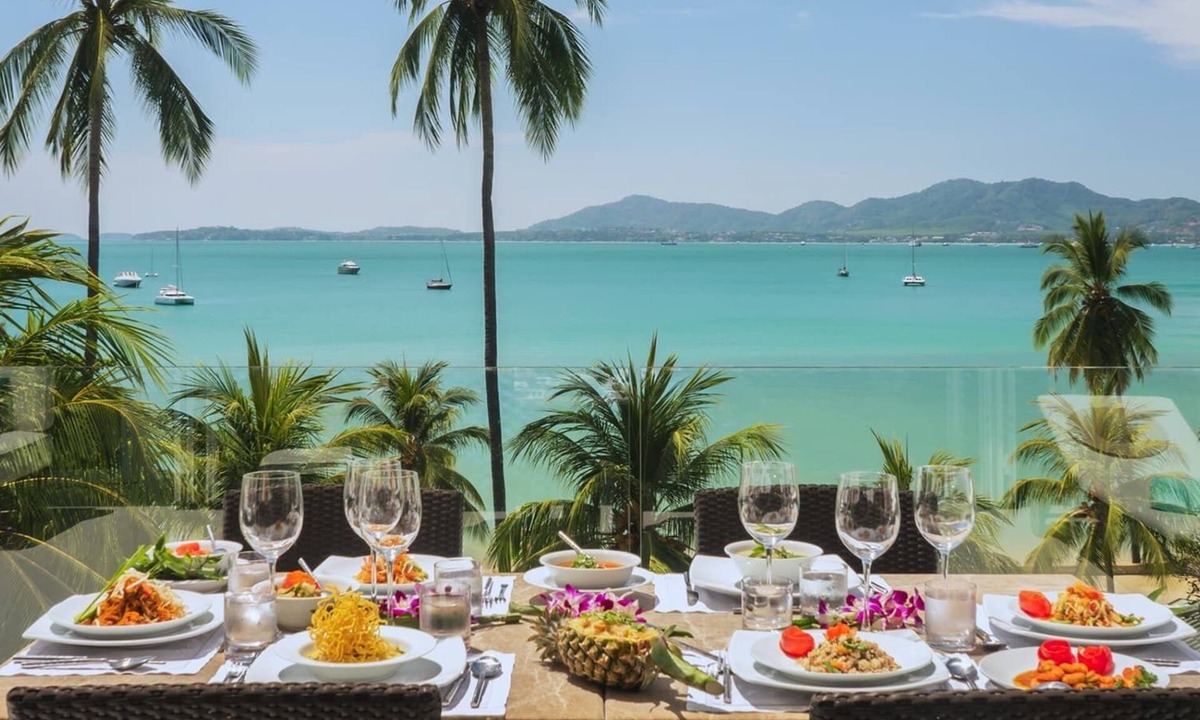 Wichit Villa | Villa Nirvana - Tropical Chic Oceanview 4BR Haven with a Shared Beachfront Pool