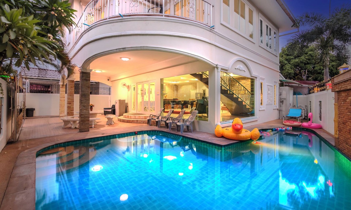 South Pattaya Villa | Villa T4 Bedrooms near Walking Street & Beach ★