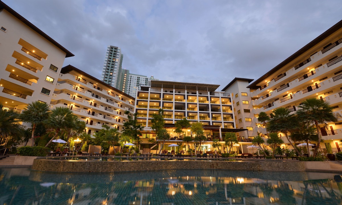North Pattaya Hotel | Wongamat Privacy Residence, Pattaya