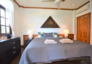 Amazing 3 bedroom sea view villa with plunge pool & roof terrace.
