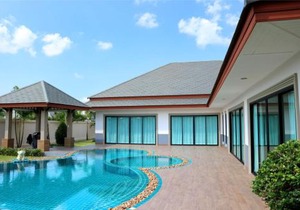 Baan Dusit Pattaya lake