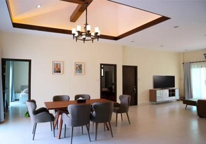 Baan Dusit Pattaya lake