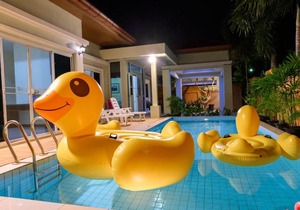 Baronial Pool Villas