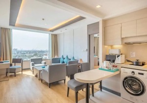Charming Sky Bay Suite near BTS Phrakanong 简约迷人房近轻轨站 U2