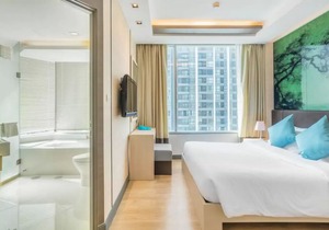 Charming Sky Bay Suite near BTS Phrakanong 简约迷人房近轻轨站 U7